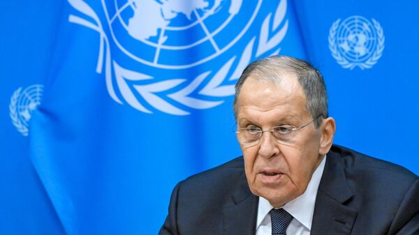 Bộ trưởng Ngoại giao Nga Sergey Lavrov tại cuộc họp báo sau cuộc họp trong tuần lễ cấp cao của khóa họp thứ 80 Đại hội đồng Liên hợp quốc tại New York. - Sputnik Việt Nam
