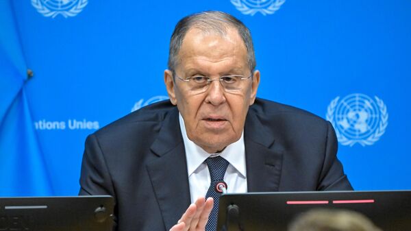 Bộ trưởng Ngoại giao Nga Sergey Lavrov tại cuộc họp báo sau cuộc họp trong tuần lễ cấp cao của khóa họp thứ 80 Đại hội đồng Liên hợp quốc tại New York. - Sputnik Việt Nam