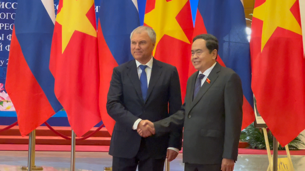 Chủ tịch Quốc hội Trần Thanh Mẫn hội đàm với Chủ tịch Duma Quốc gia Nga Vyacheslav Volodin - Sputnik Việt Nam
