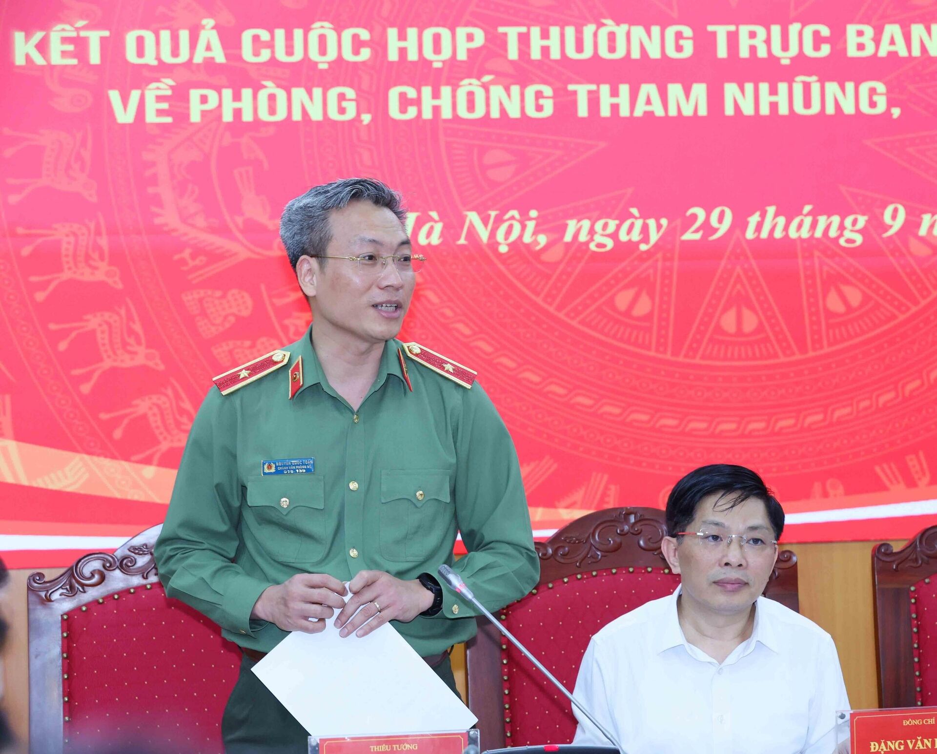 Thiếu tướng Nguyễn Quốc Toản, Chánh Văn phòng Bộ Công an phát biểu tại cuộc họp
 - Sputnik Việt Nam, 1920, 29.09.2025