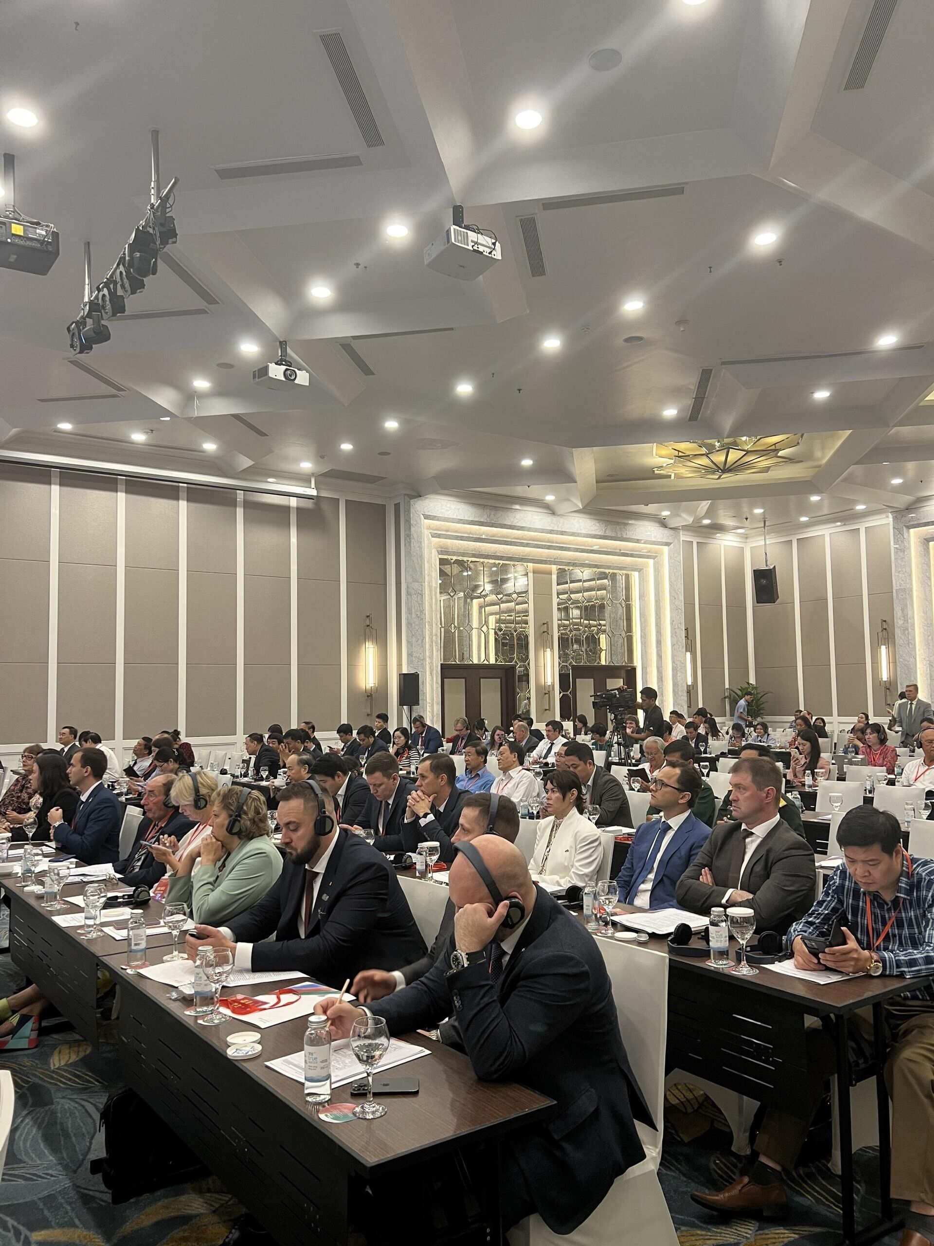 Một số hình ảnh tại Diễn đàn Nhân dân Việt - Nga lần thứ nhất - Sputnik Việt Nam, 1920, 30.09.2025