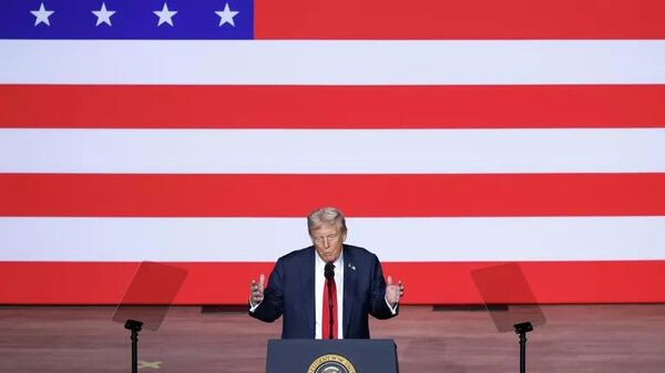 Tổng thống Hoa Kỳ Donald Trump phát biểu trước các nhà lãnh đạo quân sự cấp cao của Hoa Kỳ tại Căn cứ Thủy quân Lục chiến ở Quantico - Sputnik Việt Nam