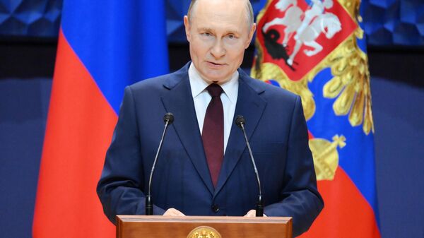 Tổng thống Vladimir Putin đã trao giải thưởng nhà nước cho những người cố vấn và giáo viên của những người tham gia chiến dịch quân sự đặc biệt - Sputnik Việt Nam