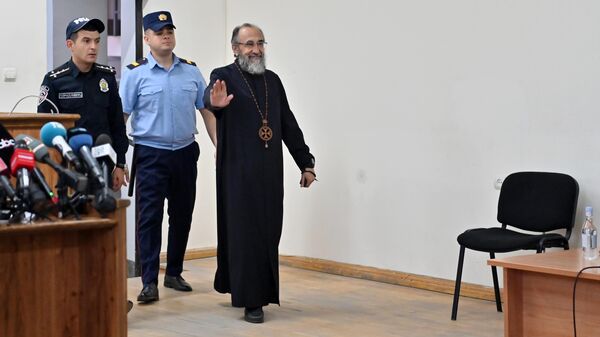 Thông báo phán quyết gửi đến Tổng giám mục Ajapahyan tại Yerevan - Sputnik Việt Nam