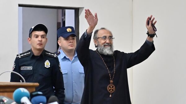 Thông báo phán quyết gửi đến Tổng giám mục Ajapahyan tại Yerevan - Sputnik Việt Nam