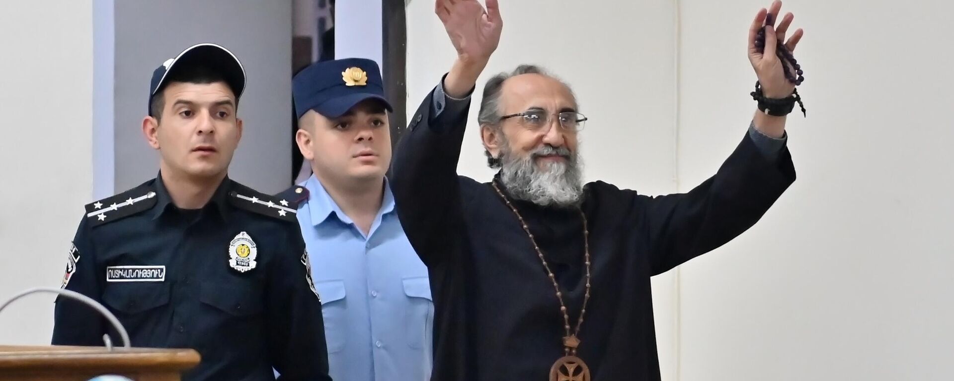 Thông báo phán quyết gửi đến Tổng giám mục Ajapahyan tại Yerevan - Sputnik Việt Nam, 1920, 03.10.2025