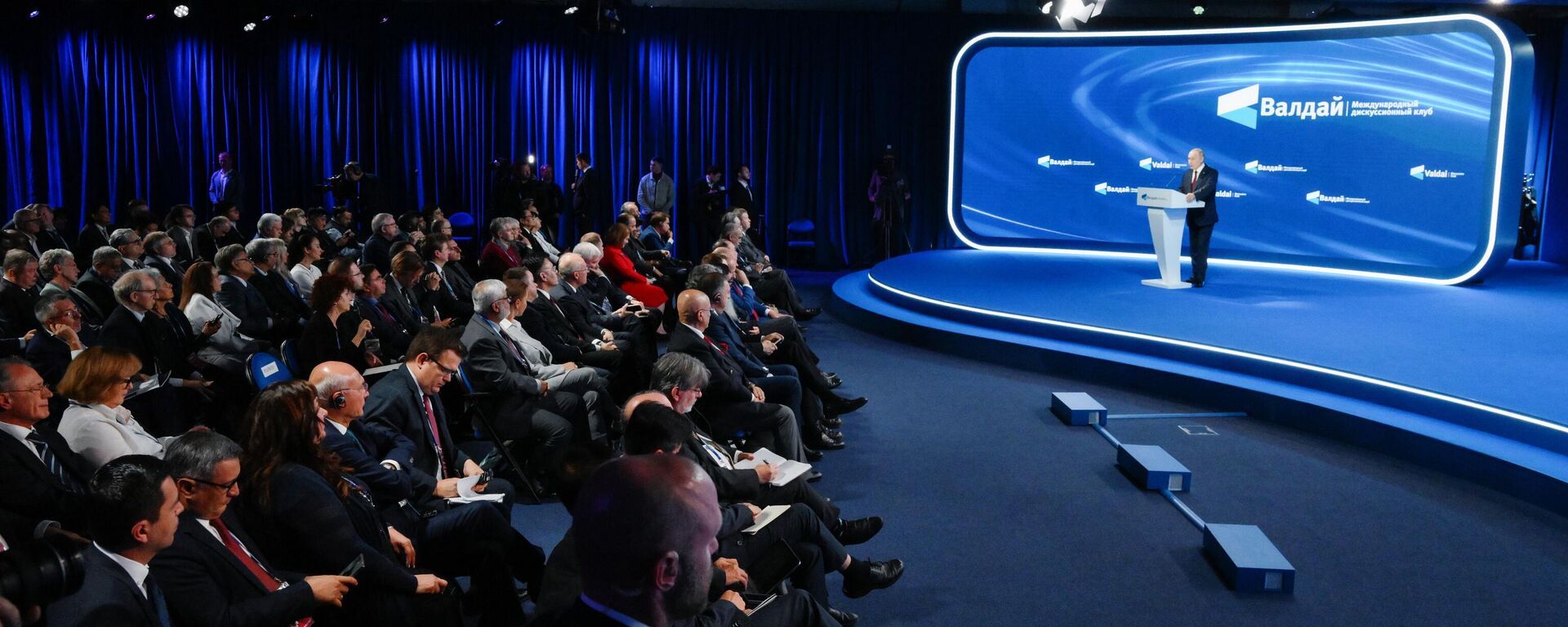 Tổng thống Vladimir Putin tham gia hoạt động của Câu lạc bộ thảo luận Valdai - Sputnik Việt Nam, 1920, 05.10.2025