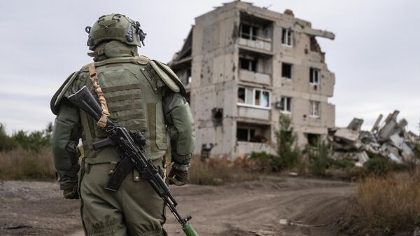 Rà phá bom mìn các vùng lãnh thổ được giải phóng của DNR bởi lực lượng công binh của nhóm quân Nga Trung tâm - Sputnik Việt Nam