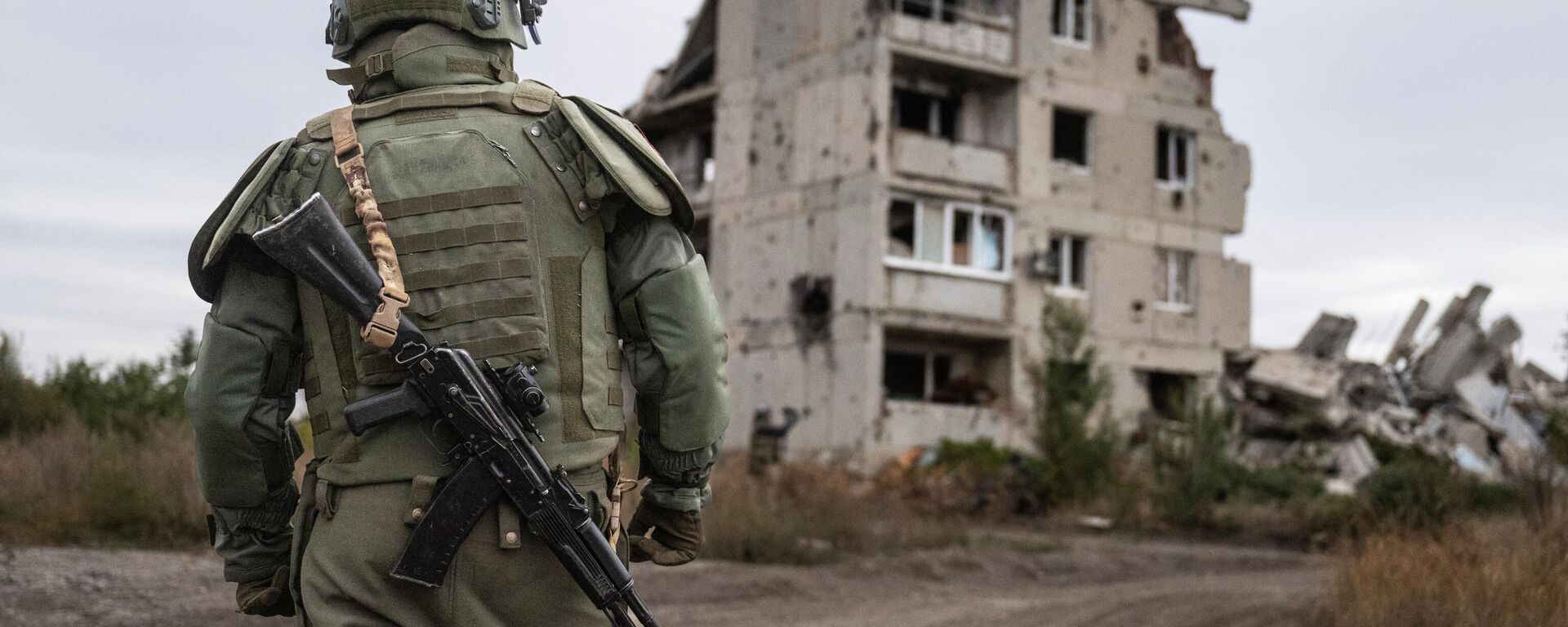 Rà phá bom mìn các vùng lãnh thổ được giải phóng của DNR bởi lực lượng công binh của nhóm quân Nga Trung tâm Rà phá bom mìn các vùng lãnh thổ được giải phóng của DNR bởi lực lượng công binh của nhóm quân Nga Trung tâm - Sputnik Việt Nam, 1920, 16.10.2025