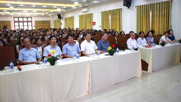 Hội thảo kết nối trực tuyến tới gần 41.000 cán bộ quản lý, giáo viên toàn tỉnh Hưng Yên - Sputnik Việt Nam