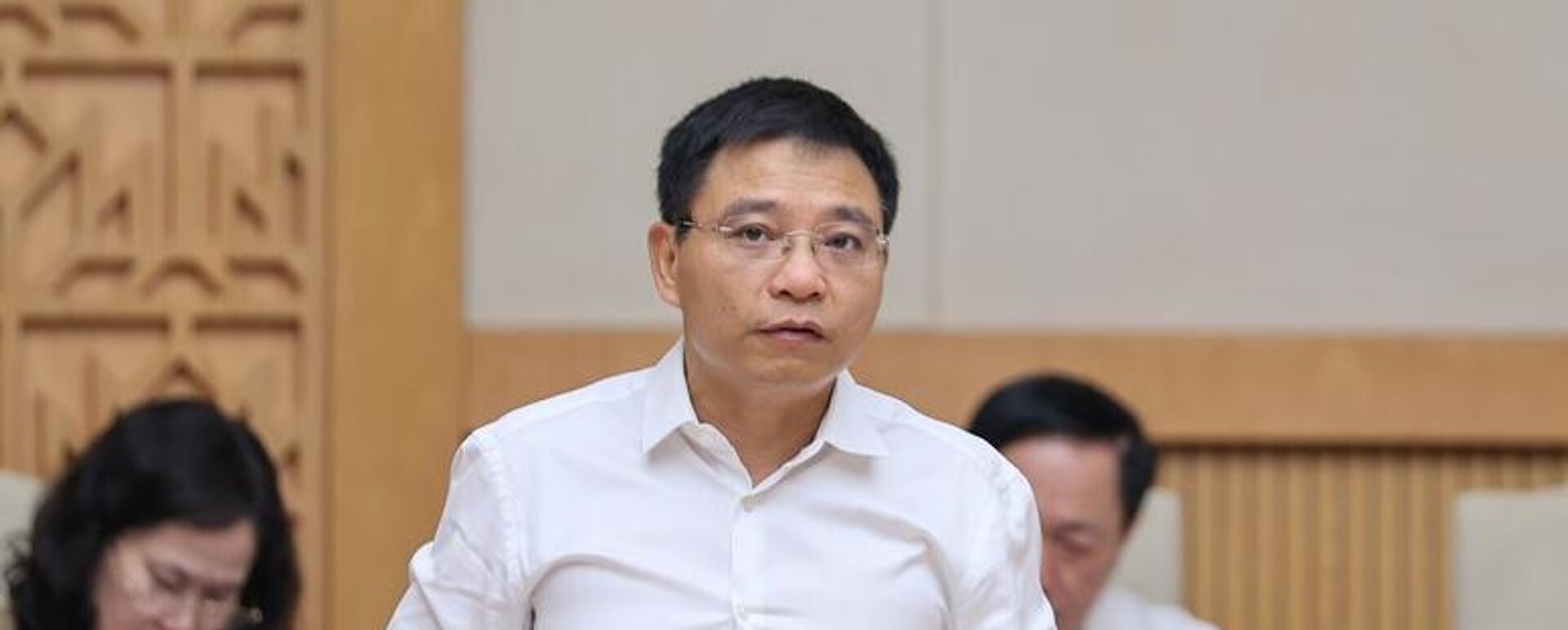 Bộ trưởng Bộ Tài chính Nguyễn Văn Thắng cho biết tăng trưởng GDP quý III ước đạt khoảng 8,2% so với cùng kỳ. mức tăng trưởng cao nhất trong cùng kỳ từ năm 2011 đến nay nếu loại trừ năm 2022 với tốc độ tăng trưởng phục hồi do đại dịch COVID-19 - Sputnik Việt Nam, 1920, 05.10.2025