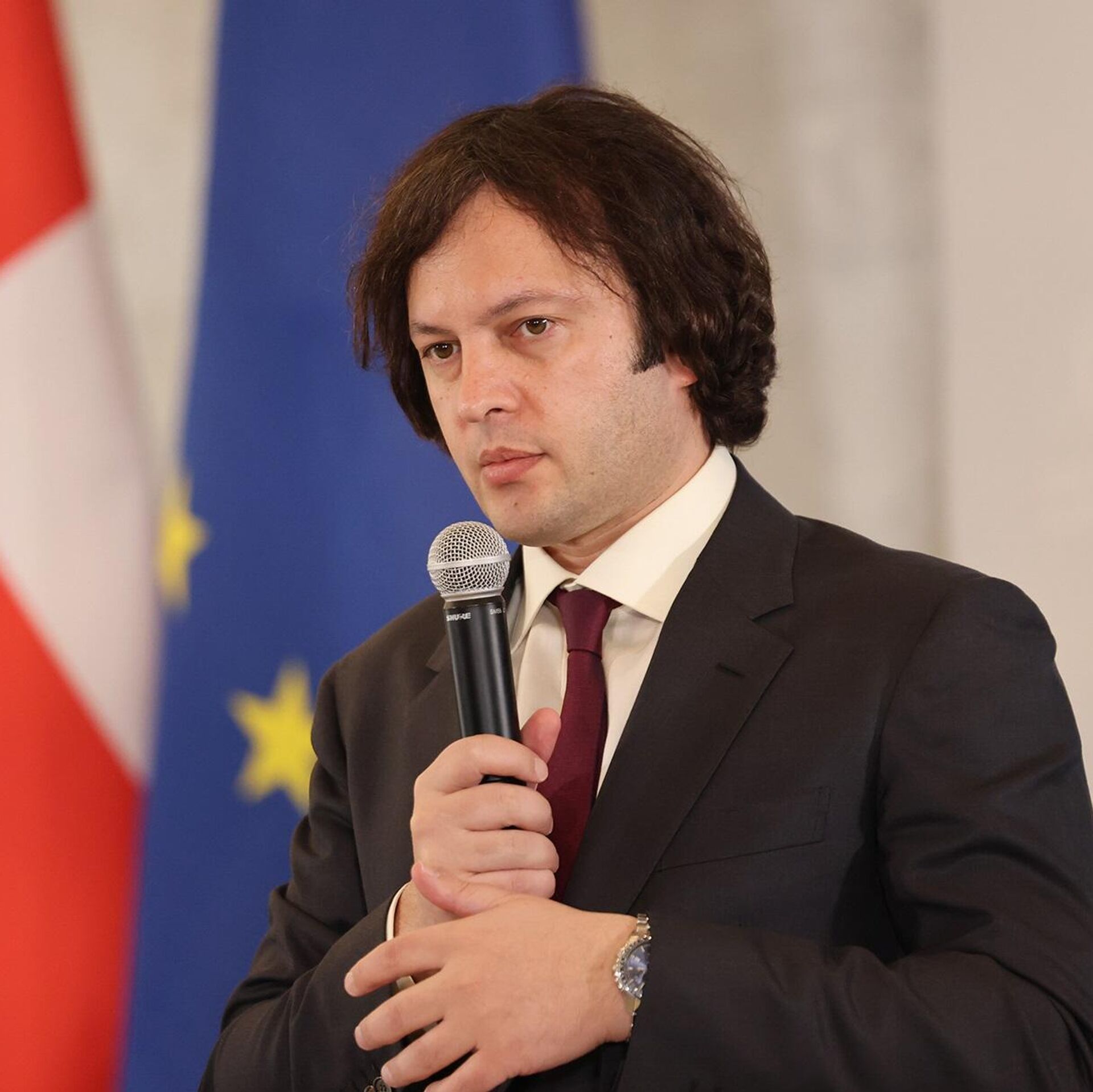 Osiyo porno filmlarini HD formatda onlayn tomosha qiling Koylaklardagi qizlarning dumbalarining fotosuratlari