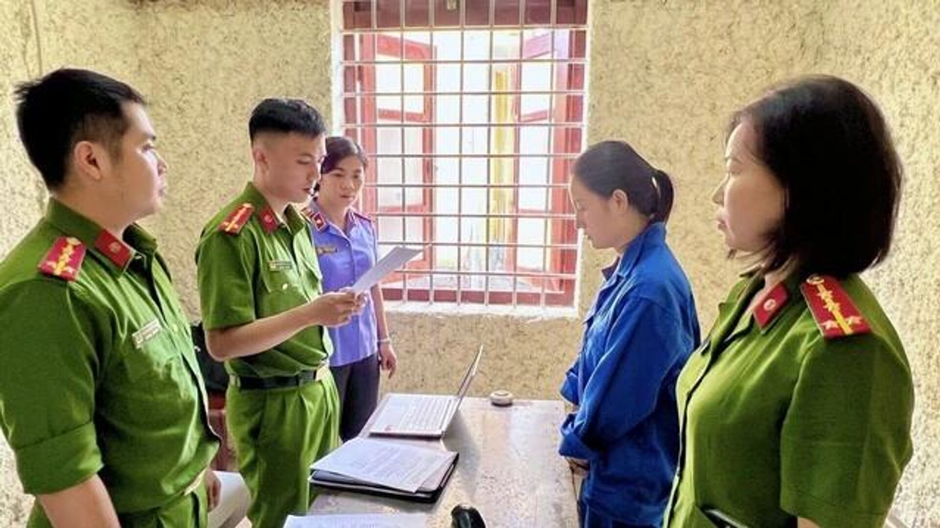 Thủy tại cơ quan công an - Sputnik Việt Nam, 1920, 05.10.2025