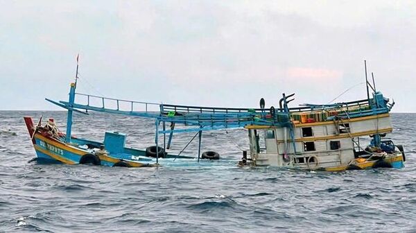 Một tàu cá của ngư dân Việt Nam gặp sự cố chìm trên biển - Sputnik Việt Nam