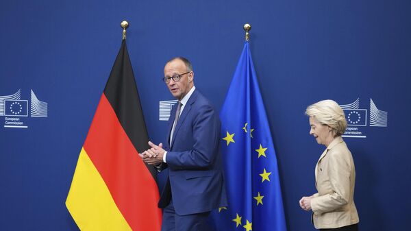 Friedrich Merz và Chủ tịch Ủy ban Châu Âu Ursula von der Leyen - Sputnik Việt Nam