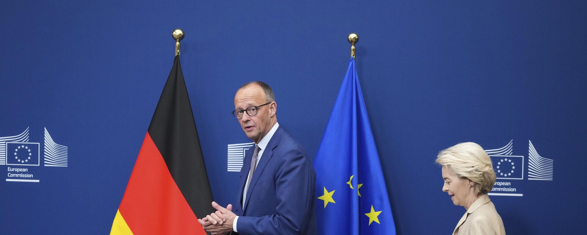 Friedrich Merz và Chủ tịch Ủy ban Châu Âu Ursula von der Leyen - Sputnik Việt Nam, 1920, 29.12.2025