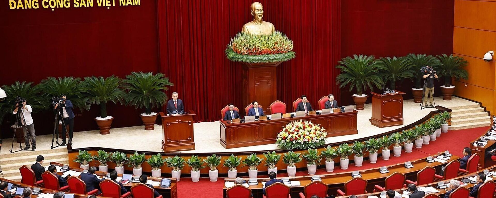 Tổng Bí thư Tô Lâm phát biểu khai mạc Hội nghị lần thứ mười ba, Ban Chấp hành Trung ương Đảng khoá XIII
 - Sputnik Việt Nam, 1920, 06.10.2025