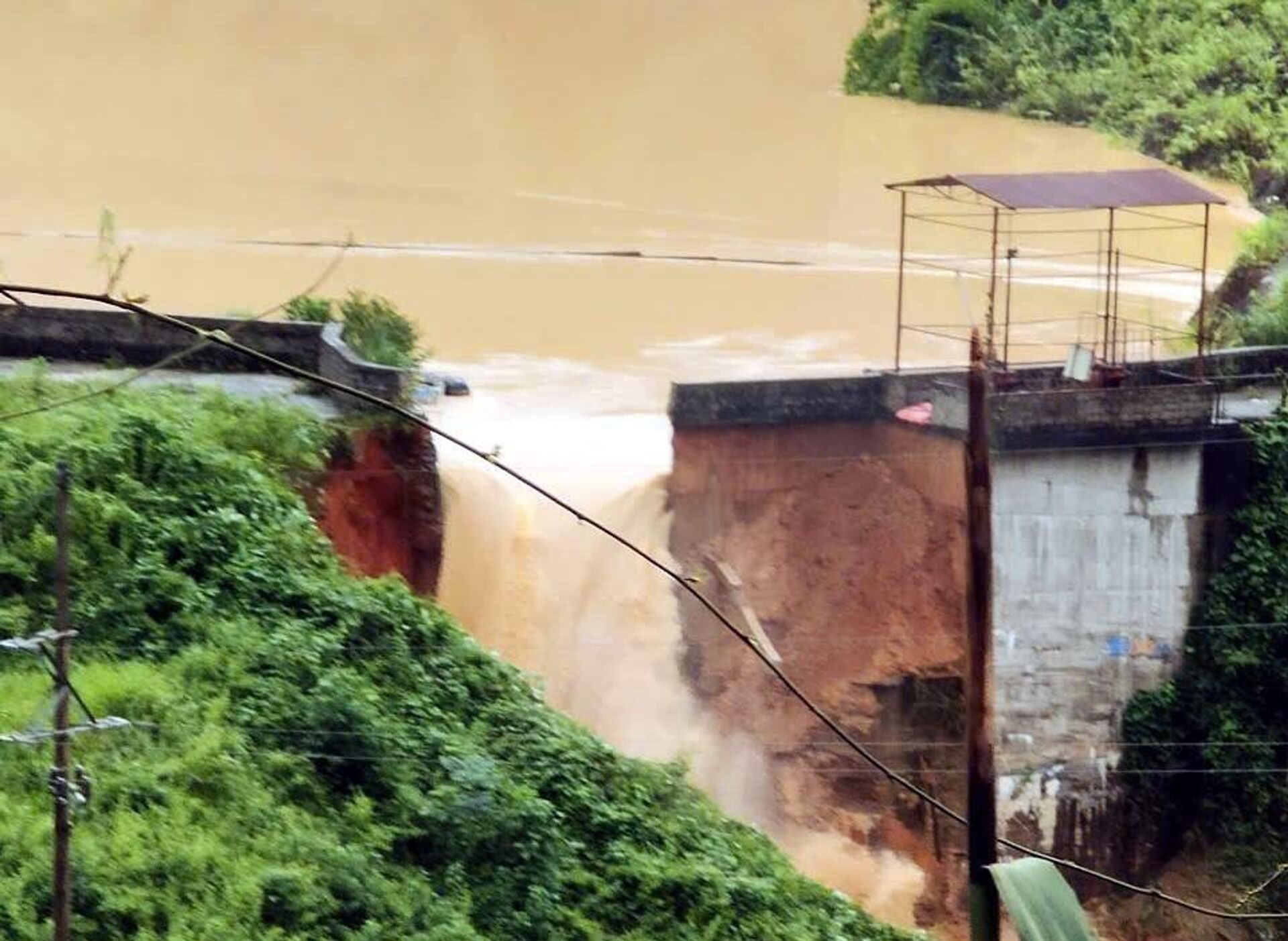 Hiện trường đập thủy điện Bắc Khê (Lạng Sơn) bị vỡ chiều 7/10/2025
 - Sputnik Việt Nam, 1920, 07.10.2025