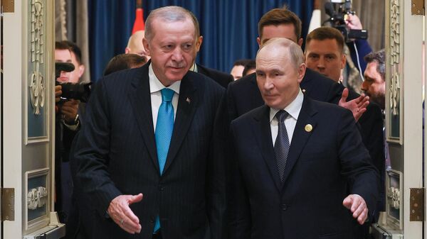 Tổng thống Nga Vladimir Putin và Tổng thống Thổ Nhĩ Kỳ Recep Tayyip Erdogan - Sputnik Việt Nam