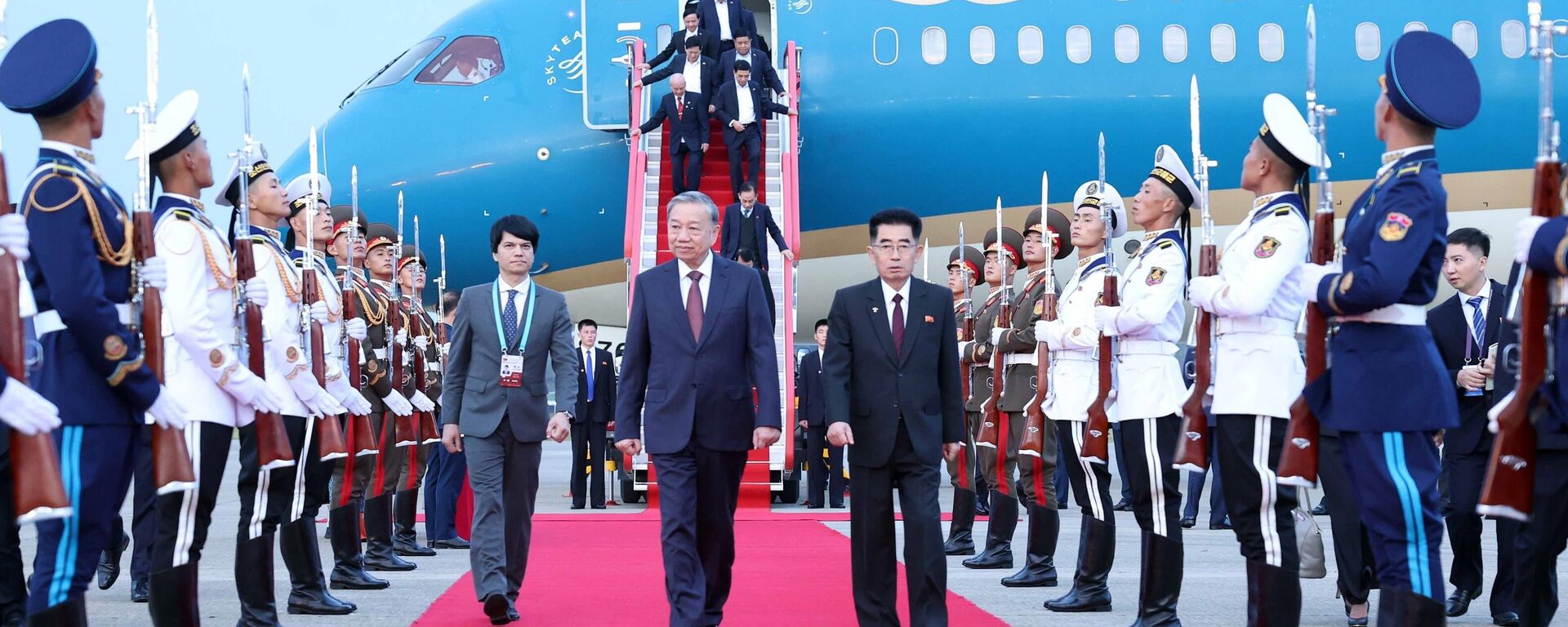 Tổng Bí thư Tô Lâm đến Bình Nhưỡng, bắt đầu thăm cấp Nhà nước tới Triều Tiên Tổng Bí thư Tô Lâm đến Bình Nhưỡng, bắt đầu thăm cấp Nhà nước tới Triều Tiên - Sputnik Việt Nam, 1920, 09.10.2025