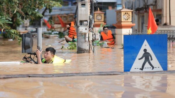 Thái Nguyên ngập sâu trong nước lũ
 - Sputnik Việt Nam