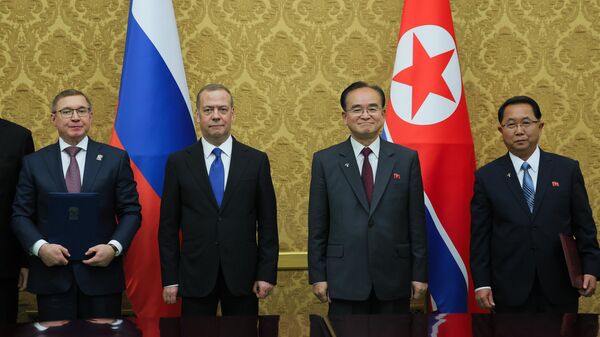 Phó Chủ tịch Hội đồng An ninh Nga Dmitry Medvedev thăm Triều Tiên - Sputnik Việt Nam