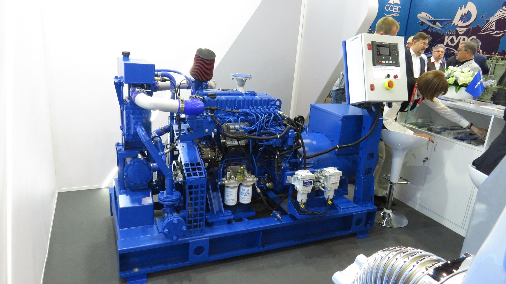 Máy phát điện diesel hàng hải phụ trợ VDG 100 dựa trên động cơ diesel YAMZ-534 - Sputnik Việt Nam, 1920, 13.10.2025