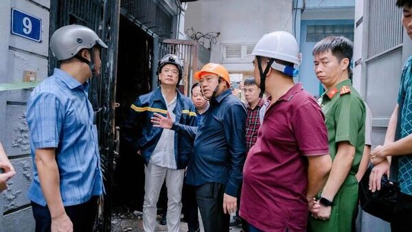 Chủ tịch UBND Hà Nội Trần Sỹ Thanh chỉ đạo tại hiện trường - Sputnik Việt Nam