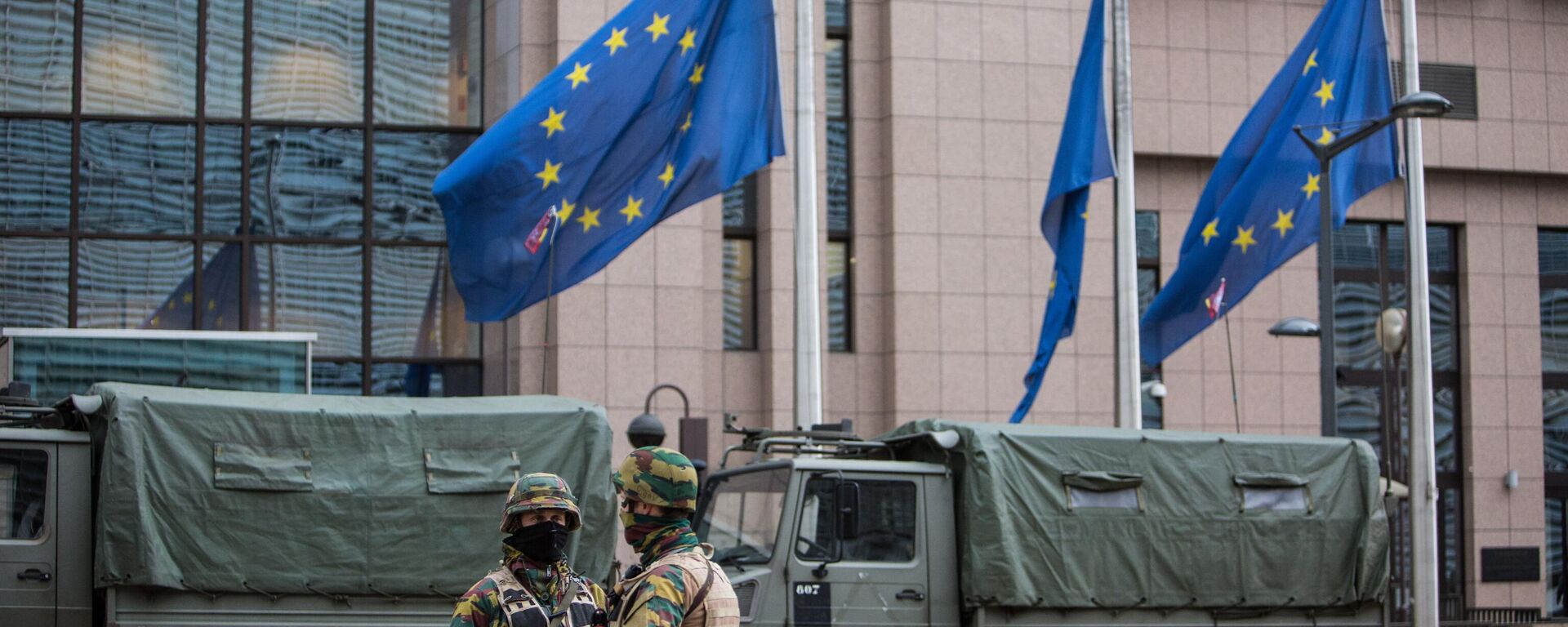 Quân đội đảm bảo an ninh tại trụ sở Ủy ban châu Âu ở Brussels - Sputnik Việt Nam, 1920, 12.10.2025