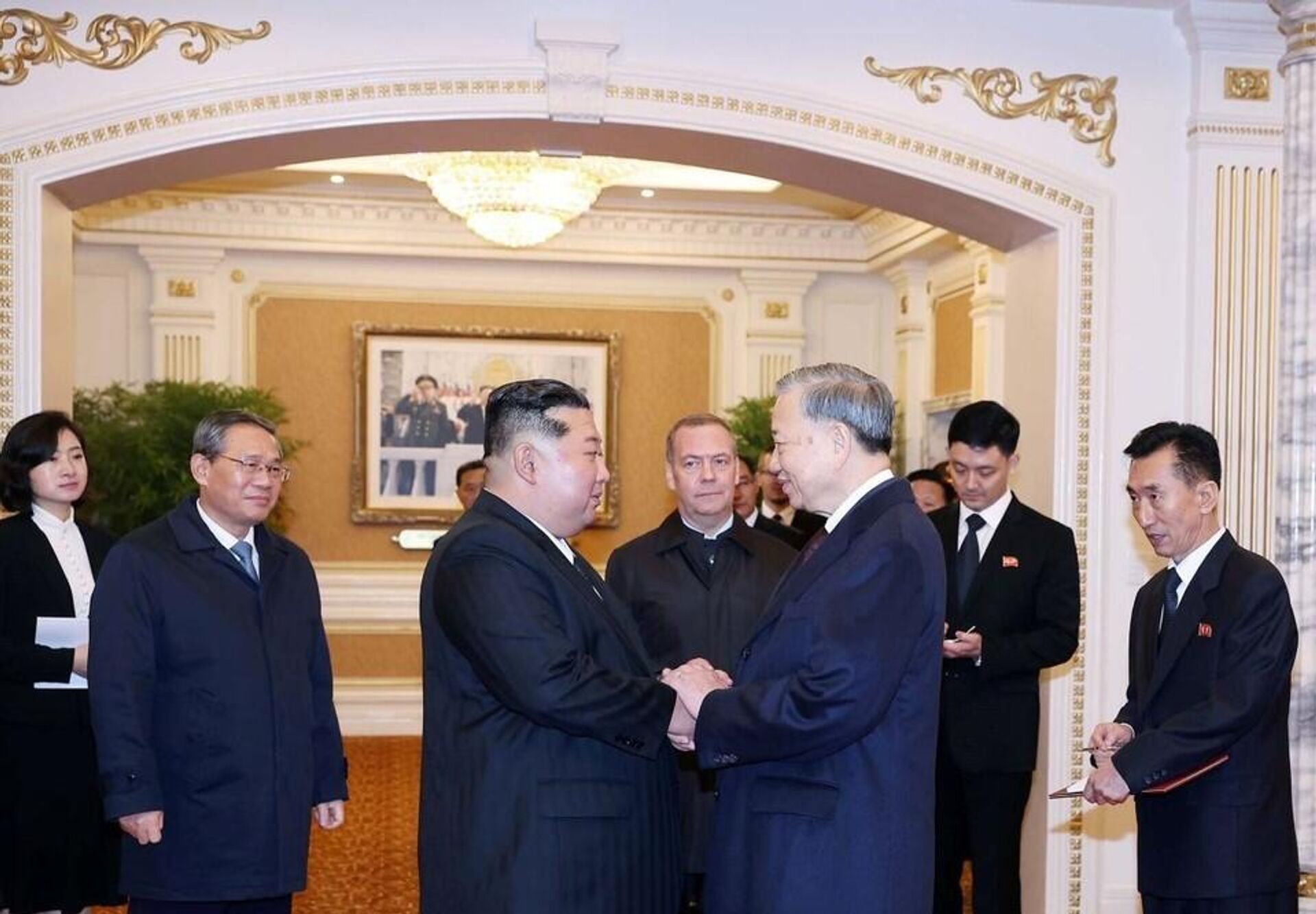 Tổng Bí thư dự Lễ duyệt binh kỷ niệm 80 năm thành lập Đảng Lao động Triều Tiên - Sputnik Việt Nam, 1920, 11.10.2025