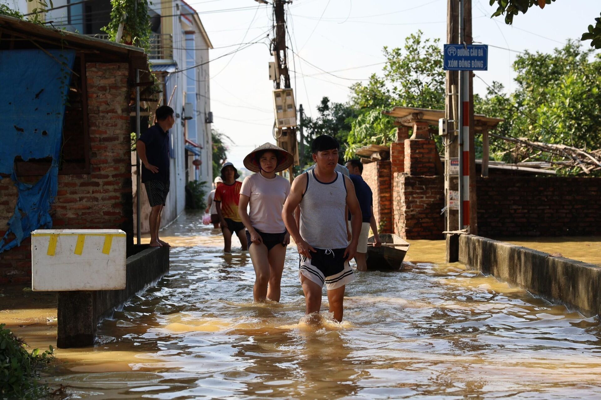 Hà Nội: Lũ sông Cầu xuống chậm, nhiều khu vực vẫn bị ngập sâu - Sputnik Việt Nam, 1920, 12.10.2025