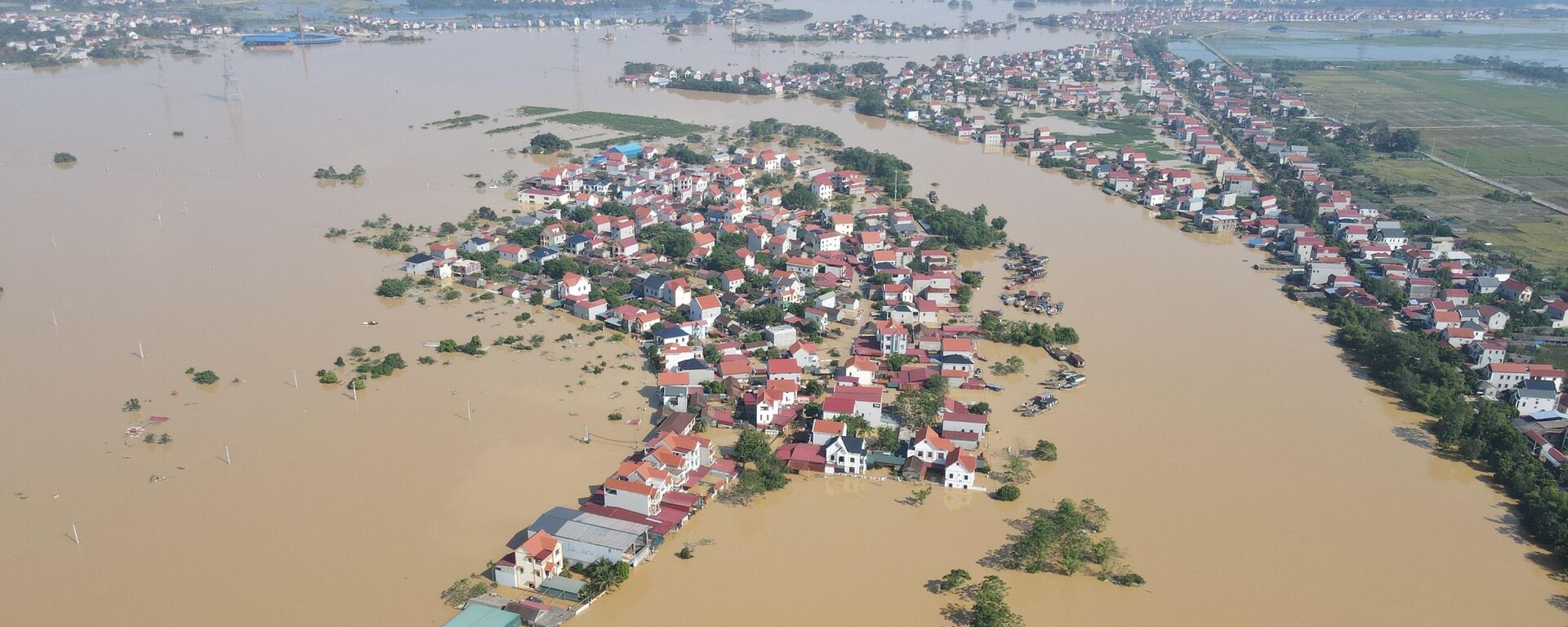Hà Nội: Lũ sông Cầu xuống chậm, nhiều khu vực vẫn bị ngập sâu - Sputnik Việt Nam, 1920, 06.11.2025