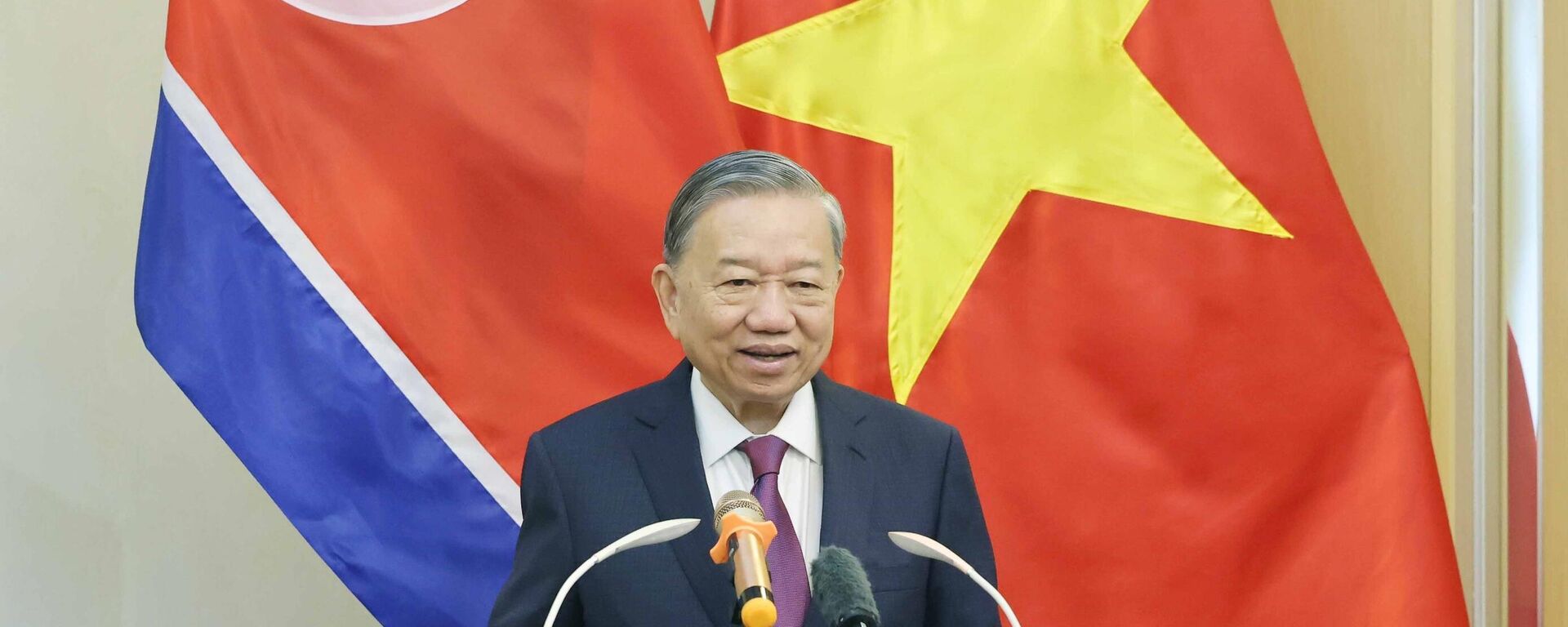 Tổng Bí thư Tô Lâm nói chuyện với cán bộ, nhân viên Đại sứ quán Việt Nam tại Triều Tiên - Sputnik Việt Nam, 1920, 13.10.2025