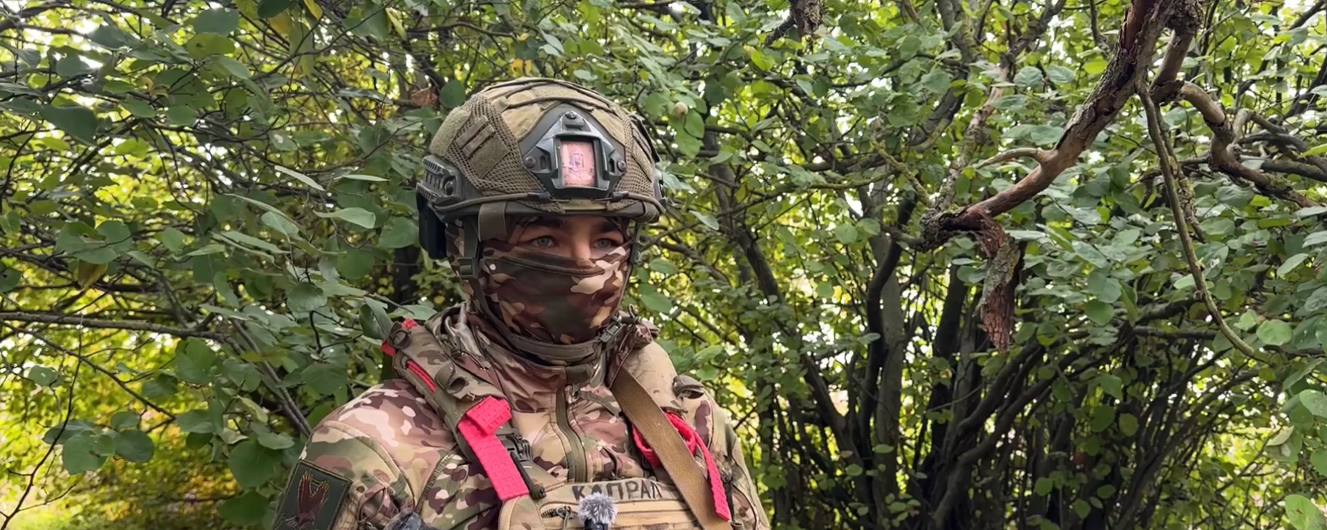 Các binh sĩ Nga ẩn náu ba ngày trong hậu phương của quân đội Ukraina nhờ áo choàng tàng hình - Sputnik Việt Nam, 1920, 13.10.2025