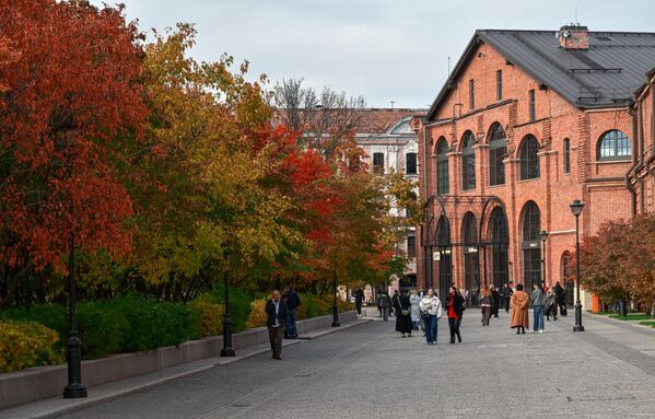 Mùa thu vàng rực ở New Holland, thành phố St. Petersburg - Sputnik Việt Nam