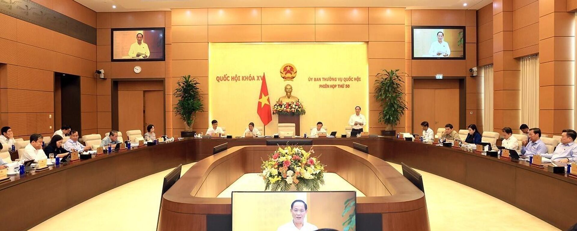 Quang cảnh phiên họp sáng 15/10
 - Sputnik Việt Nam, 1920, 15.10.2025