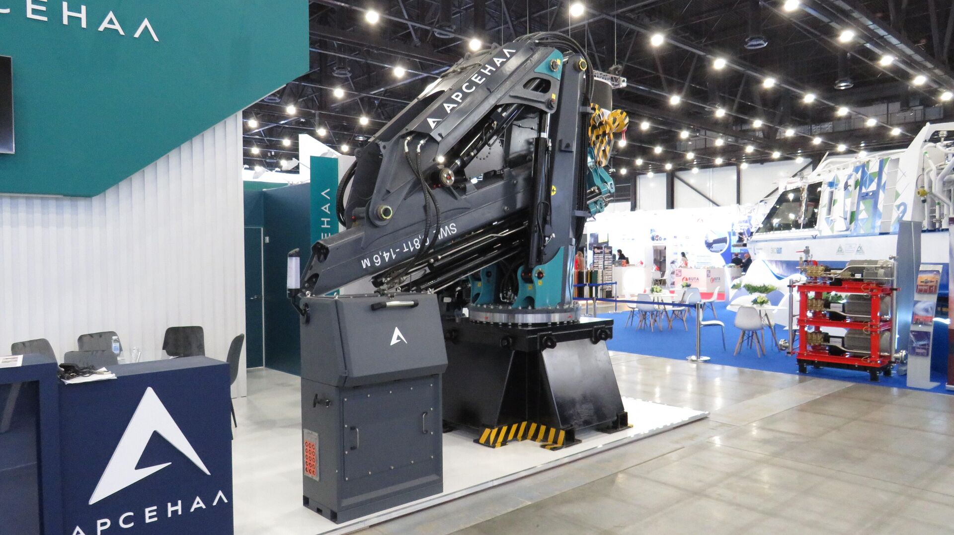 Cần cẩu-tay máy điện thủy lực trên tàu SKM 15-14 - Sputnik Việt Nam, 1920, 17.10.2025