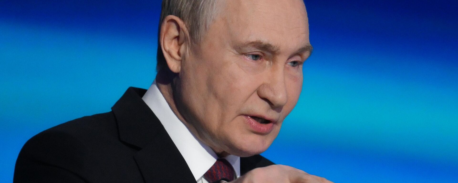 Tổng thống Nga Vladimir Putin tại diễn đàn Tuần lễ Năng lượng Nga ở Moscow Tổng thống Nga Vladimir Putin tại diễn đàn Tuần lễ Năng lượng Nga ở Moscow - Sputnik Việt Nam, 1920, 16.10.2025