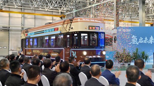 Tàu du lịch chạy bằng hydro đầu tiên của Trung Quốc tại Trường Xuân, tỉnh Cát Lâm - Sputnik Việt Nam