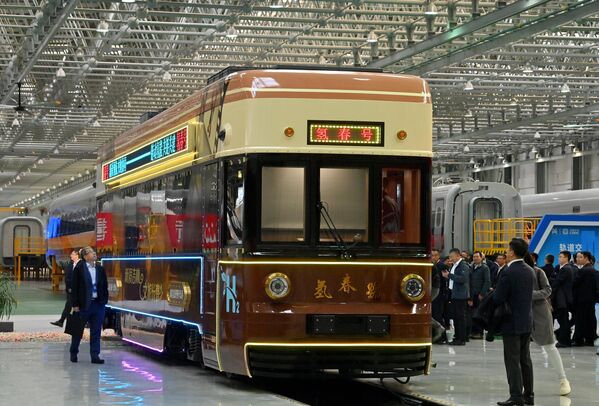 Bên ngoài tàu du lịch chạy bằng hydro đầu tiên của Trung Quốc tại Trường Xuân, tỉnh Cát Lâm - Sputnik Việt Nam