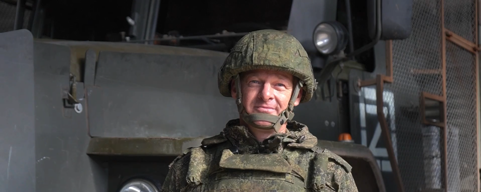 Quân đội Nga sử dụng trang thiết bị chiến lợi phẩm chống lại lực lượng vũ trang Ukraina - Sputnik Việt Nam, 1920, 17.10.2025