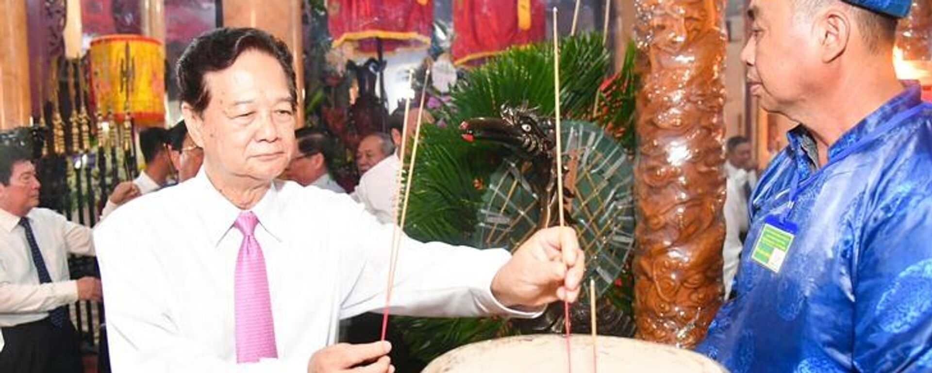 Ông Nguyễn Tấn Dũng - nguyên Ủy viên Bộ Chính trị, nguyên Thủ tướng Chính phủ - thắp hương tưởng nhớ Anh hùng dân tộc Nguyễn Trung Trực - Sputnik Việt Nam, 1920, 18.10.2025