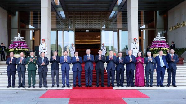 Đại biểu Quốc hội vào Lăng viếng Chủ tịch Hồ Chí Minh - Sputnik Việt Nam