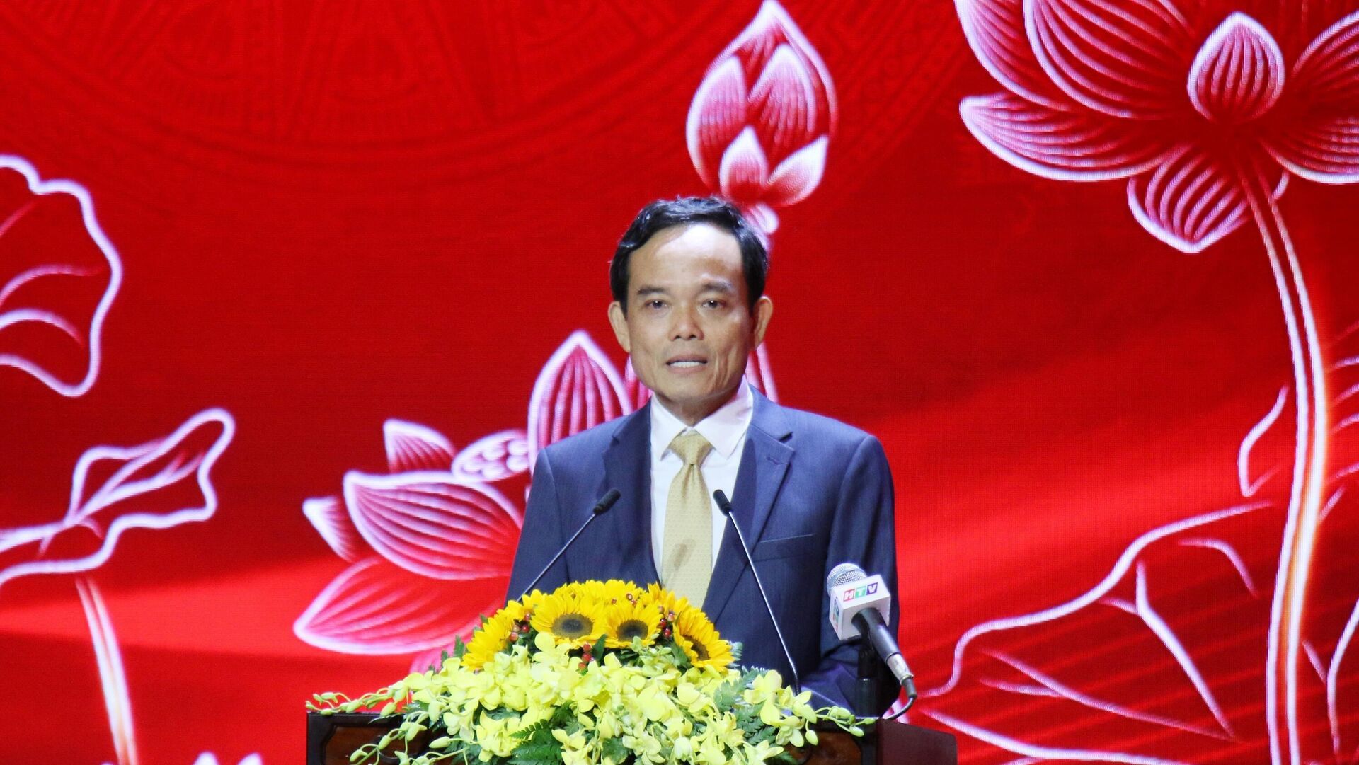 Ông Trần Lưu Quang, Bí thư Thành ủy Thành phố Hồ Chí Minh phát biểu tại Hội nghị Ông Trần Lưu Quang, Bí thư Thành ủy Thành phố Hồ Chí Minh phát biểu tại Hội nghị - Sputnik Việt Nam, 1920, 22.10.2025