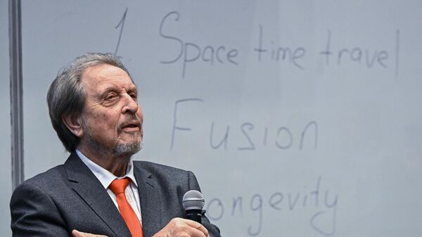 Errol Musk gặp gỡ sinh viên ở Innopolis (Nga) - Sputnik Việt Nam