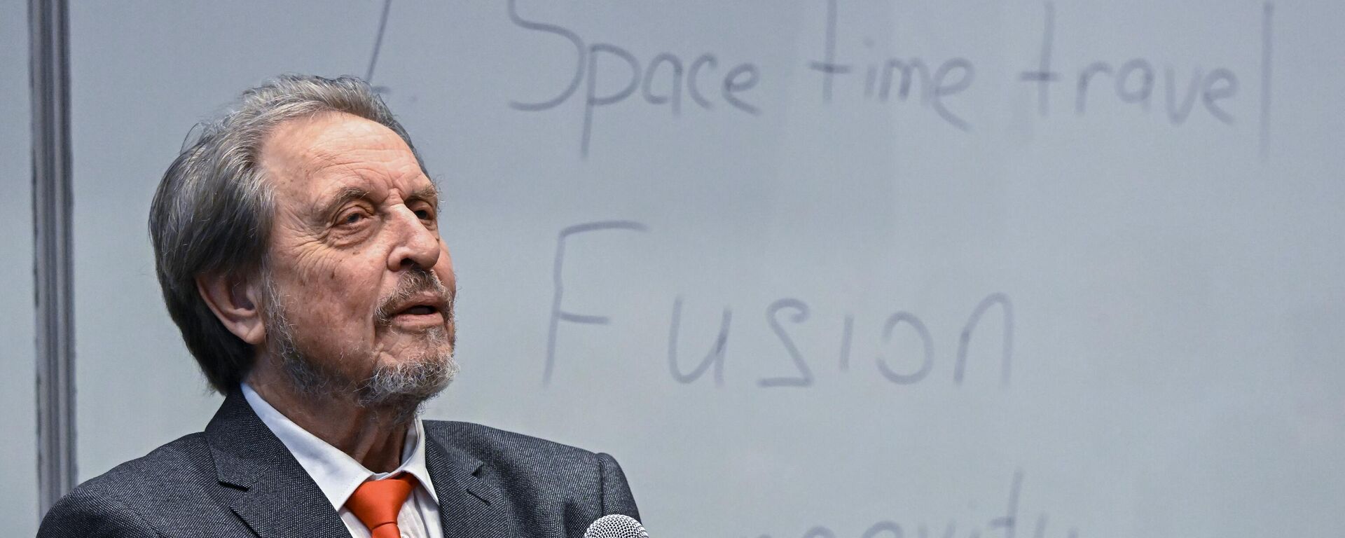 Errol Musk gặp gỡ sinh viên ở Innopolis (Nga) - Sputnik Việt Nam, 1920, 22.10.2025