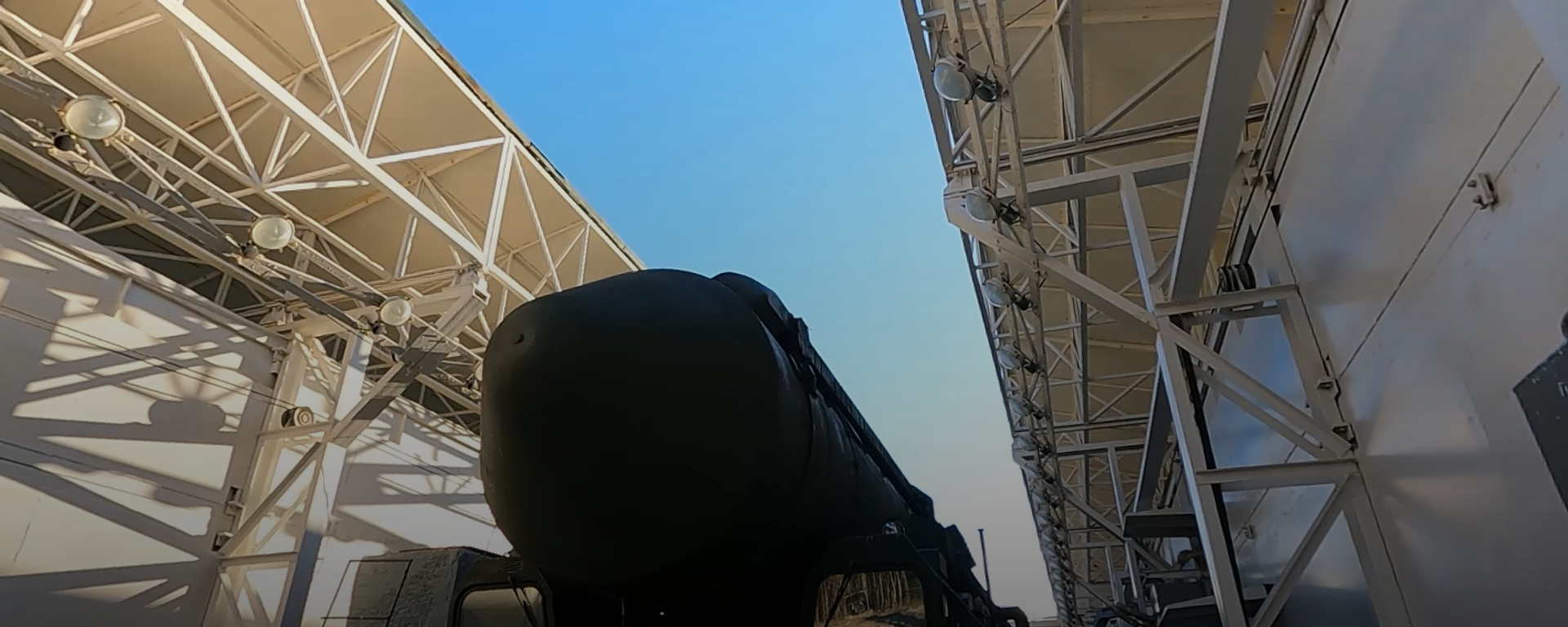 Tổng thống Putin chỉ huy buổi huấn luyện của Lực lượng Hạt nhân Chiến lược Nga - Sputnik Việt Nam, 1920, 22.10.2025