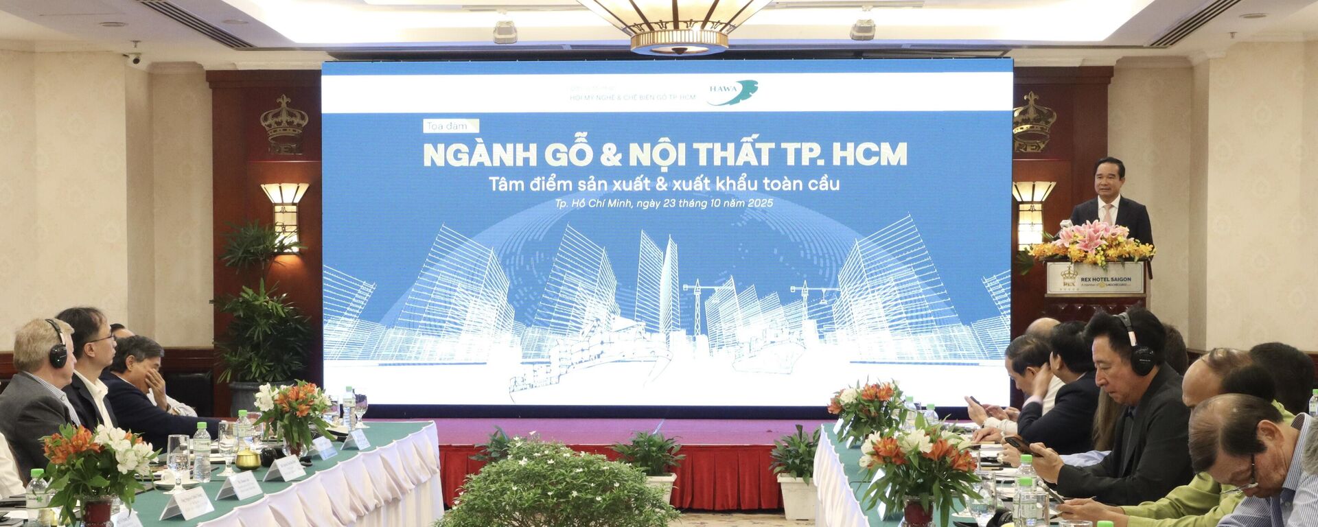 Quang cảnh toạ đàm - Sputnik Việt Nam, 1920, 23.10.2025