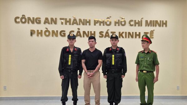 Ca sỹ Lương Bằng Quang tại Cơ quan Công an - Sputnik Việt Nam