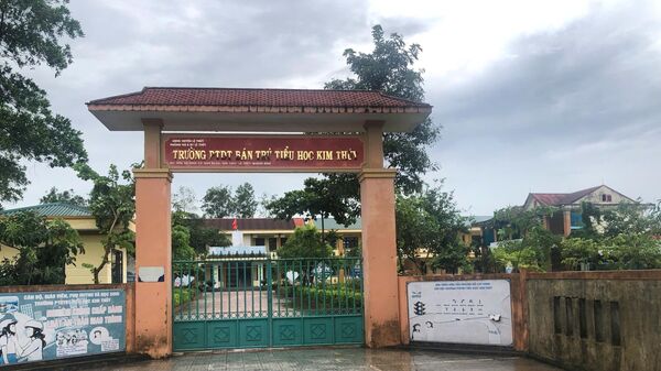 Tạm đình chỉ công tác Phó Hiệu trưởng trường PTDT bán trú Tiểu học Kim Thủy (Quảng Trị) - Sputnik Việt Nam